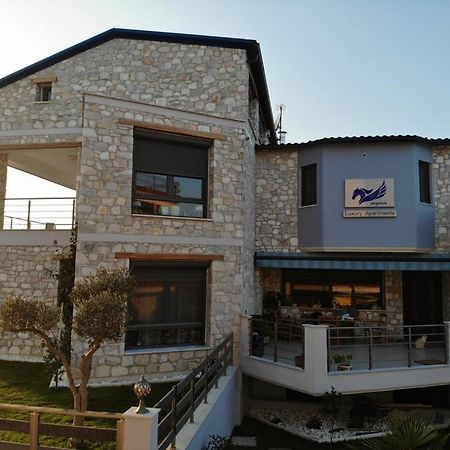 Pegasus Sea View Luxury Apartments เนอาวรัสนา ภายนอก รูปภาพ