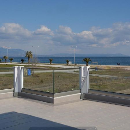 Pegasus Sea View Luxury Apartments เนอาวรัสนา ภายนอก รูปภาพ