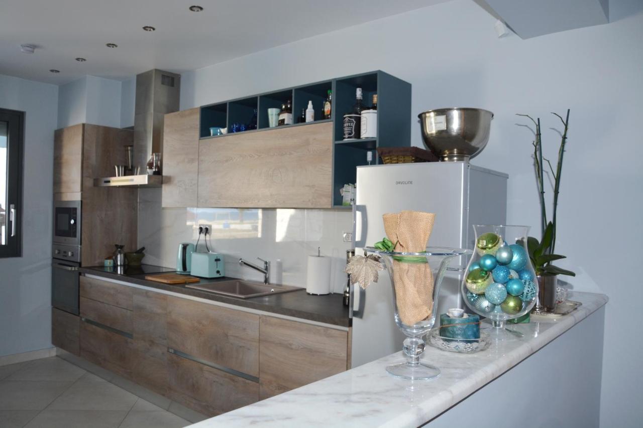Pegasus Sea View Luxury Apartments เนอาวรัสนา ภายนอก รูปภาพ