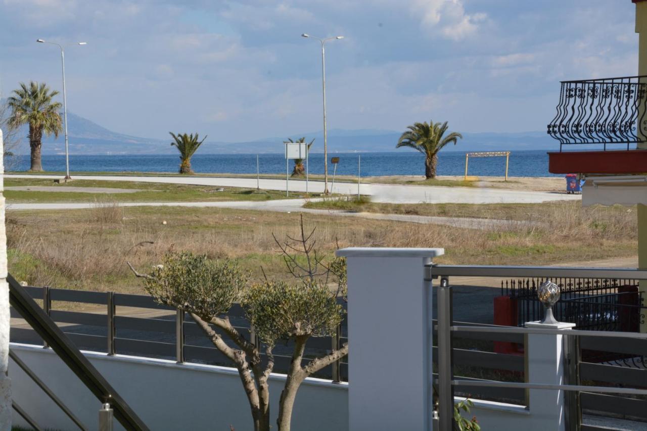 Pegasus Sea View Luxury Apartments เนอาวรัสนา ภายนอก รูปภาพ