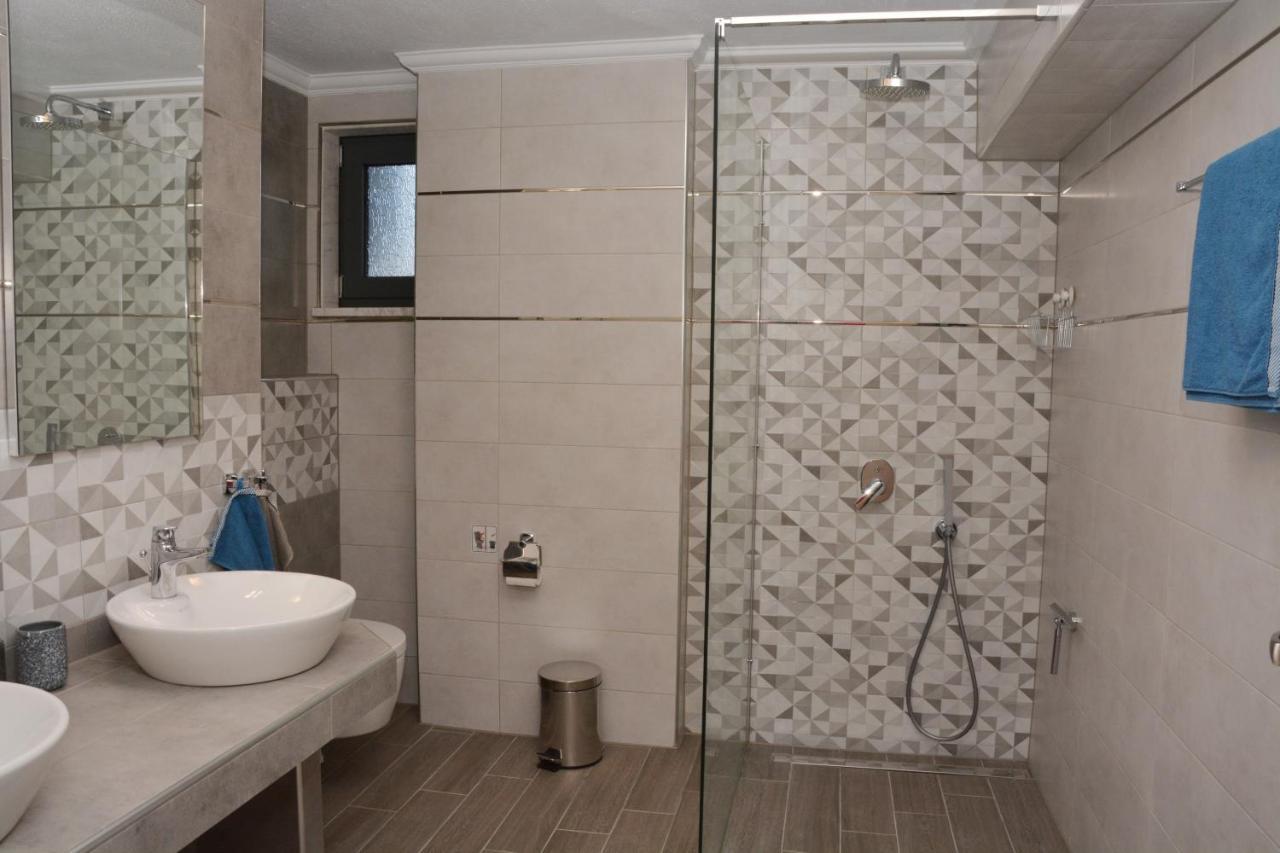 Pegasus Sea View Luxury Apartments เนอาวรัสนา ภายนอก รูปภาพ
