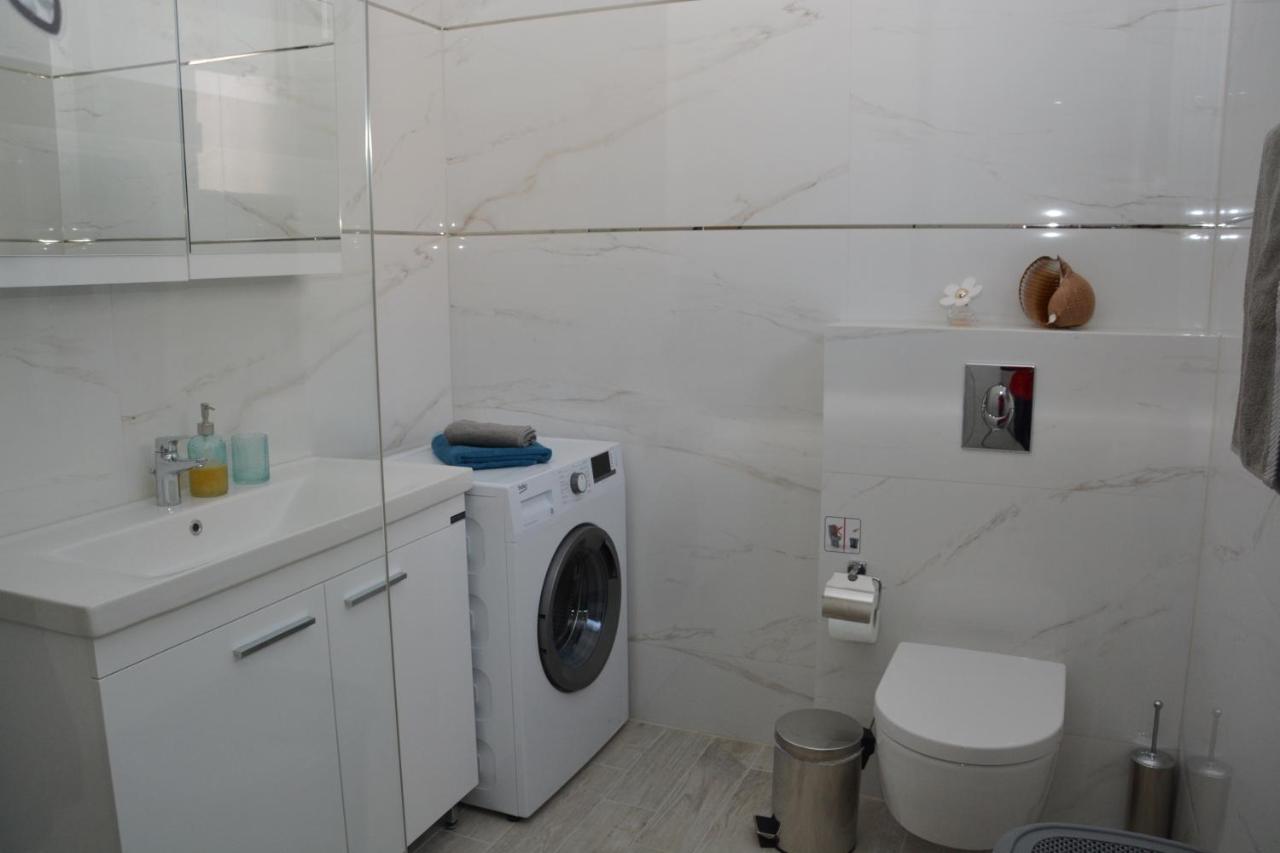 Pegasus Sea View Luxury Apartments เนอาวรัสนา ภายนอก รูปภาพ