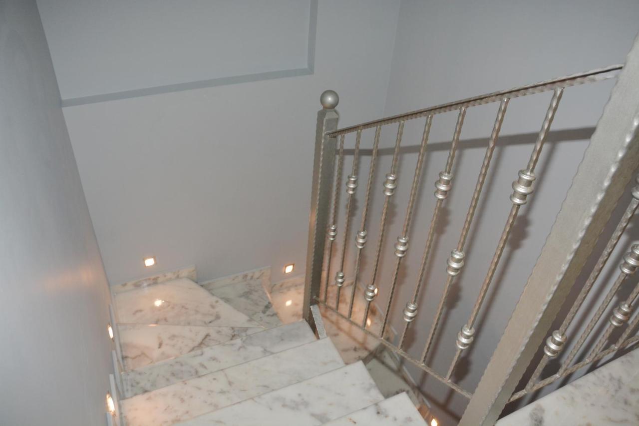 Pegasus Sea View Luxury Apartments เนอาวรัสนา ภายนอก รูปภาพ