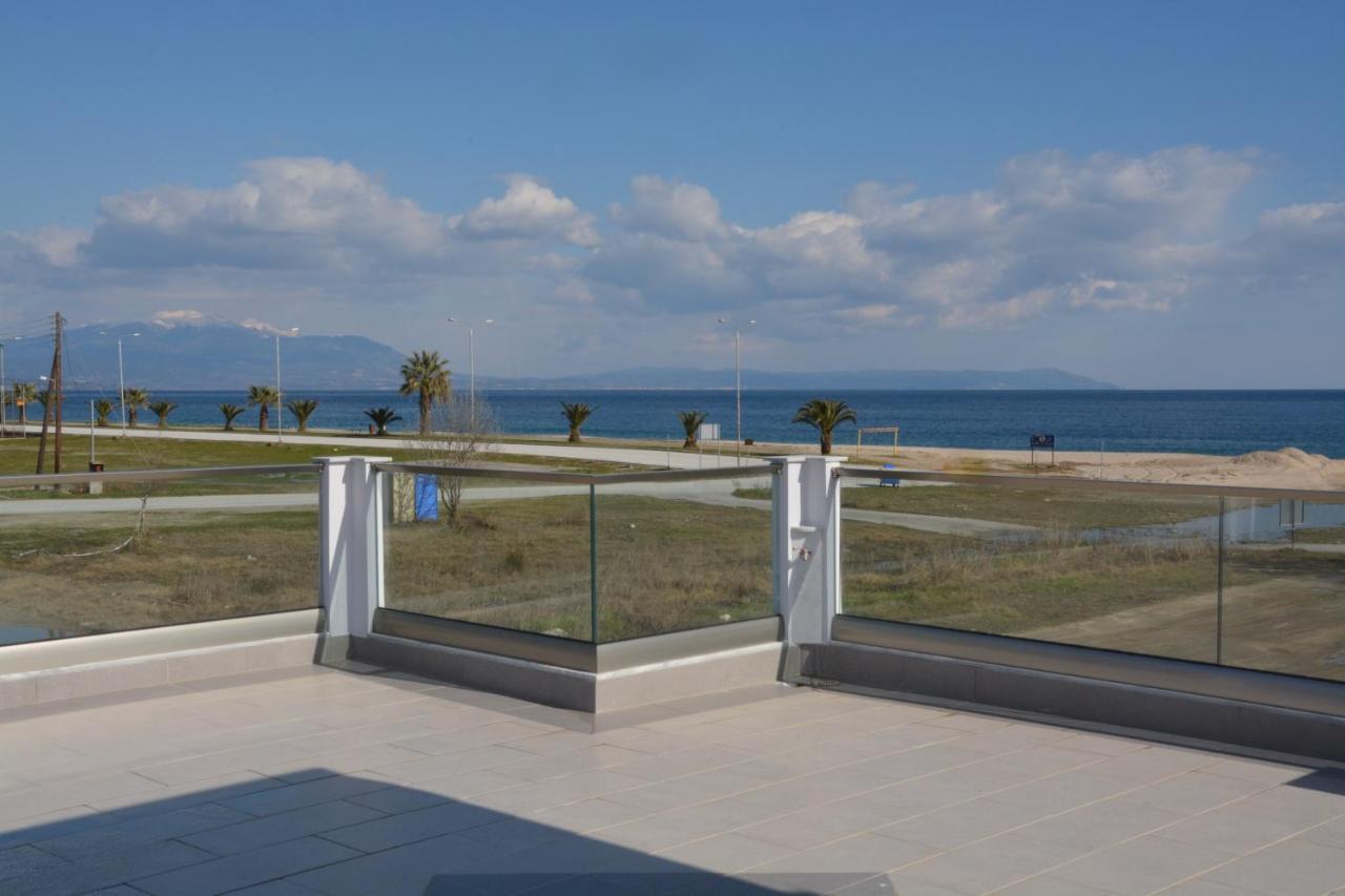 Pegasus Sea View Luxury Apartments เนอาวรัสนา ภายนอก รูปภาพ