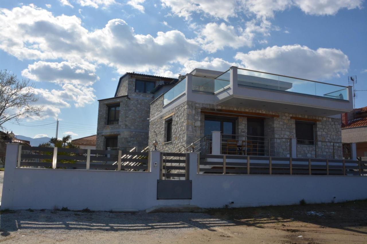 Pegasus Sea View Luxury Apartments เนอาวรัสนา ภายนอก รูปภาพ